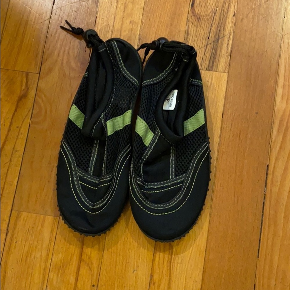 Kids water shoes